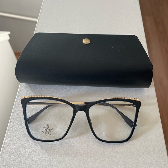 New”blue light”cat eye glasses with case.Stainless steel frame.Color-black/gold. - Picture 7 of 13